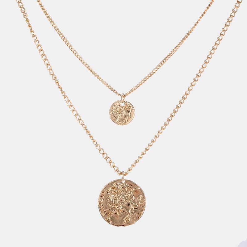 Layered Necklace With Circle Pendants In Gold